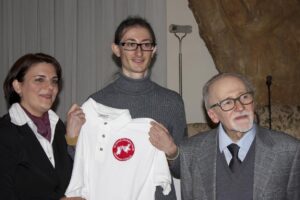 Al centro l'archeologo Claudio Fadda, tra la presidentessa dell'associazione Un ponte tra Sardegna e Veneto Elisa Fodde e il vice presidente Carlo Borghesan Al centro larcheologo Claudio Fadda tra la presidentessa dellassociazione Un ponte tra Sardegna e Veneto Elisa Fodde e il vice presidente Carlo Borghesan