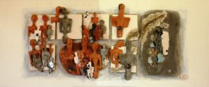 Antico e moderno si incrociano nell’arte della ceramista Giuliana Collu 3 Foresta di donne 130x70 argille policrome smalti