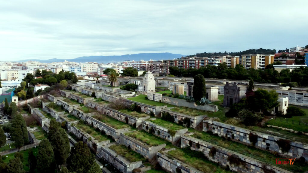 24.. il cimitero di bonaria vista dallalto 4