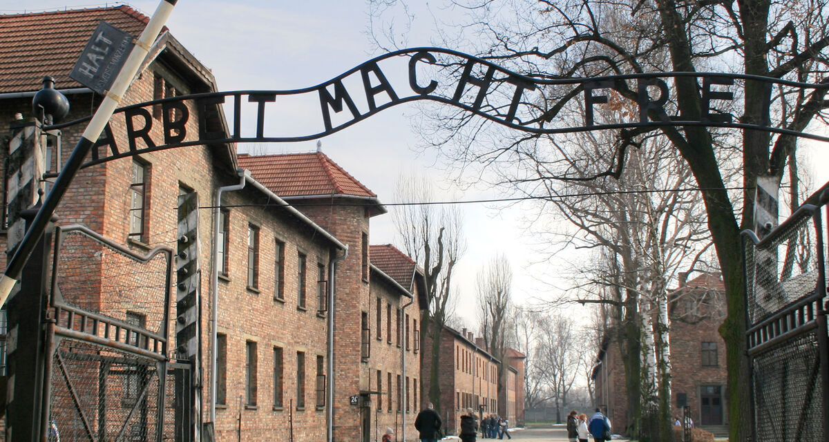 Oi, in Auschwitz, sa dì de s’arregodu